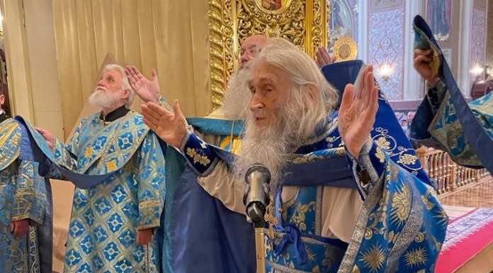 Схиархимандрит Илий совершил Литургию в Свято-Екатерининском кафедральном соборе города Краснодара