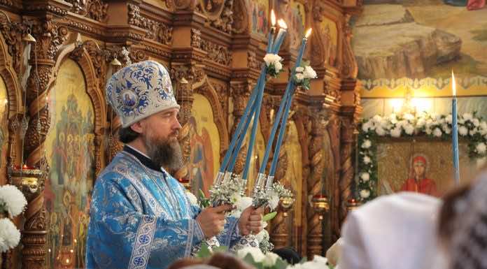 Митрополит Григорий возглавил престольный праздник Свято-Покровского храма Краснодара