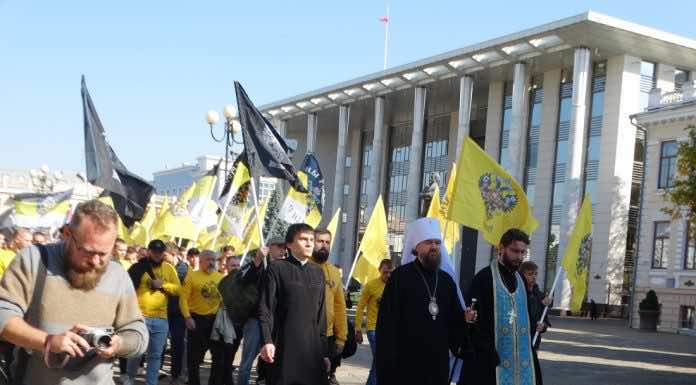 Митрополит Григорий совершил молебен перед открытием конференции регионального отделения ВРНС