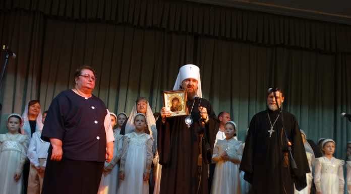 Митрополит Григорий поздравил учителей Основ православной культуры и открыл акцию «Белый цветок»