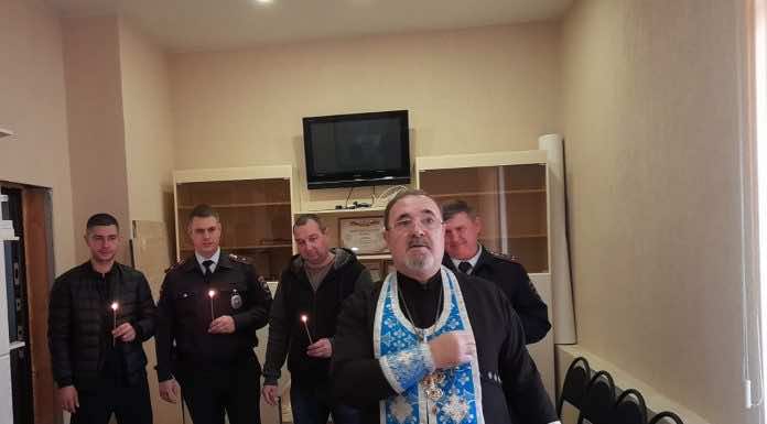 Священник посетил отдел полиции станицы Новотитаровской