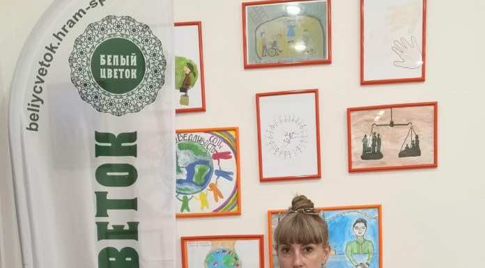 В рамках акции «Белый цветок» малообеспеченные дети получили школьные рюкзаки