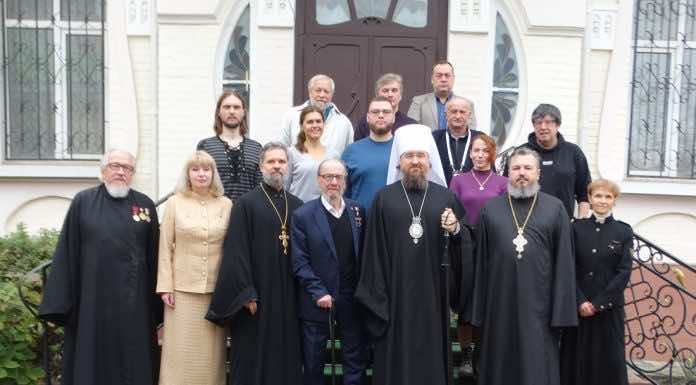 Митрополит Григорий встретился с участниками XXIV Международного кинофестиваля «Вечевой колокол»