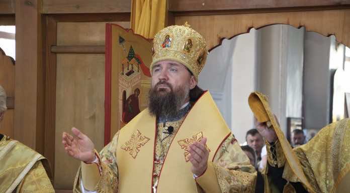 Митрополит Григорий совершил Литургию в Свято-Никольском храме села Великовечное