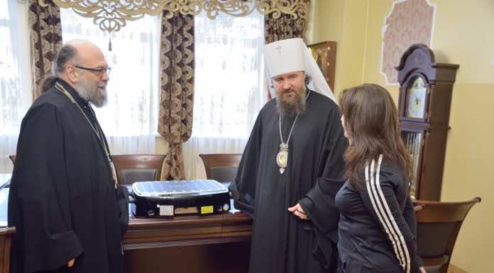 В Екатеринодарской епархии ребенку с диагнозом СМА 1-й степени подарили тренажер