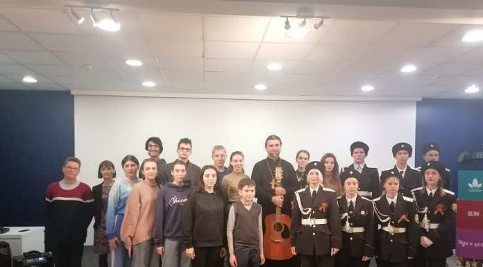 Молодежь Северского района встретилась со священником Ярославом Ерофеевым