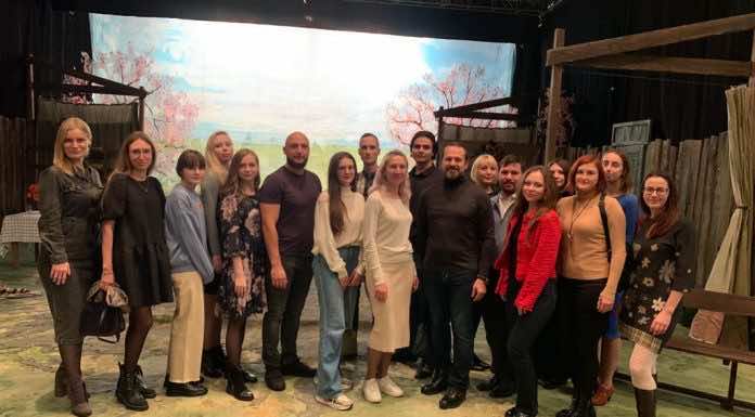 Молодежь храма Святого Духа посетила Молодежный театр города Краснодара