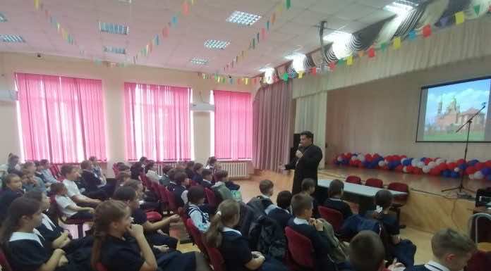 Благочинный провел беседу о семейных ценностях в школе № 29 станицы Новотитаровской