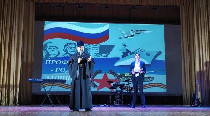 Священник принял участие в Дне призывника в поселке Лорис