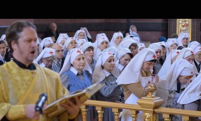Видеосюжет. Митрополит Григорий совершил Литургию и посвящение в сестры милосердия Ассоциации сестер милосердия епархии