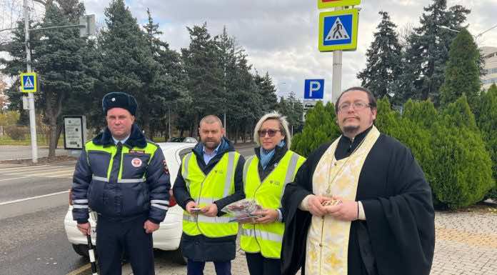 Накануне Дня памяти жертв ДТП прошла акция «На дороге – с верой и духовностью»