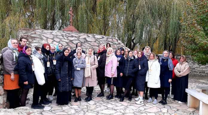 Участники молодежного духовно-нравственного форума посетили подворье монастыря «Всецарица»