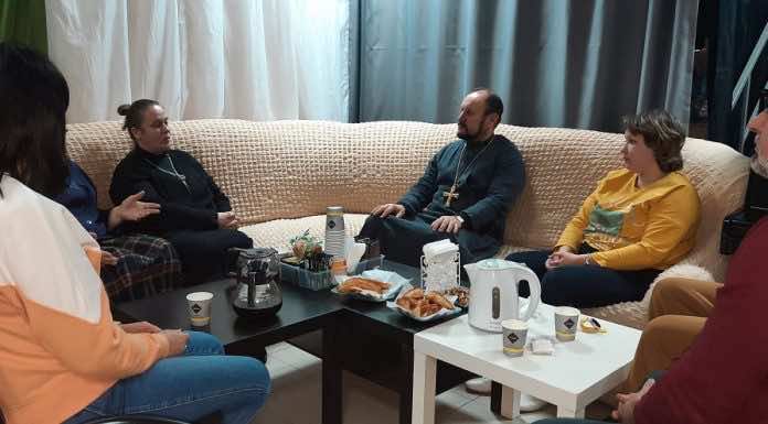 На очередной встрече миссионерского клуба «Беседка» обсудили проблемы семейного счастья