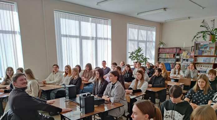 Священник встретился со студентами Краснодарского торгово-экономического колледжа