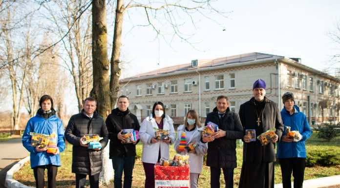 Благочинный Динского округа принял участие в акции «Коробка храбрости»