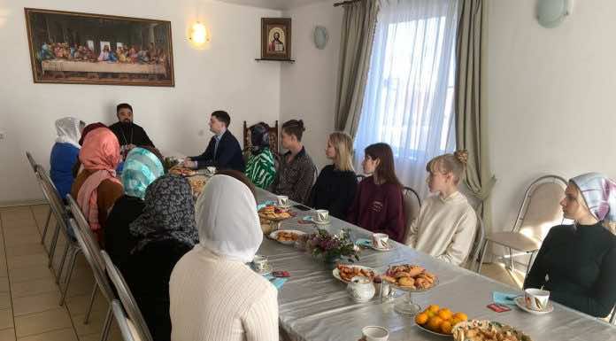 В храме Вознесения Господня в Пашковке прошла встреча с членами Молодежного парламента Краснодара