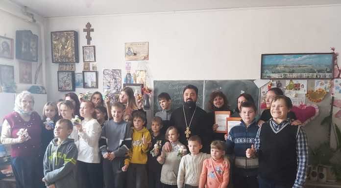 В храме Вознесения Господня в Пашковке прошел мастер-класс по созданию новогодней игрушки