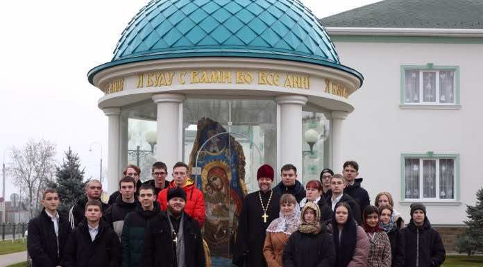 В Троицком храме станицы Динской прошел комплекс мероприятий для молодежи