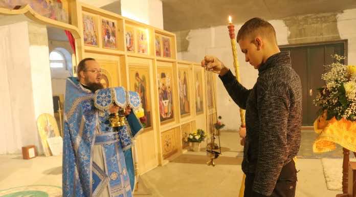 В строящемся храме при Кубанском государственном университете совершена первая Божественная литургия