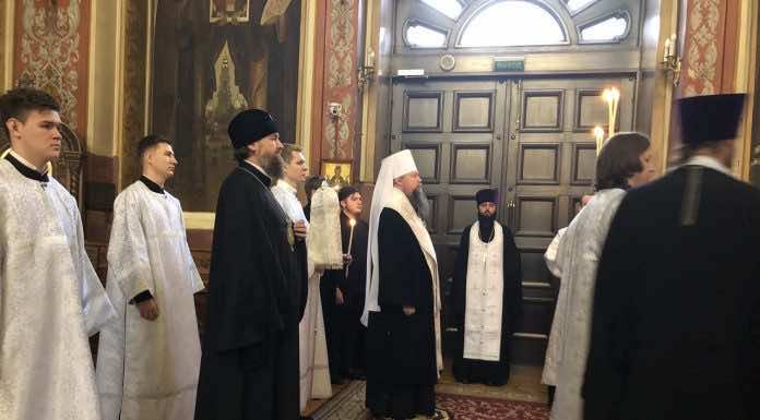 Митрополит Воскресенский Дионисий совершил панихиду у гробницы митрополита Исидора