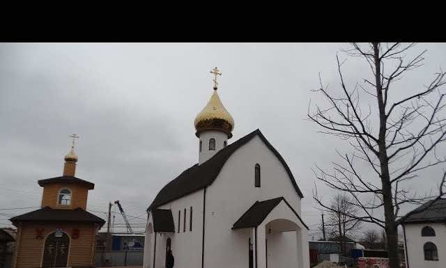 Видеосюжет. Митрополит Григорий совершил Божественную литургию в храме святителя Николая Чудотворца на Садах