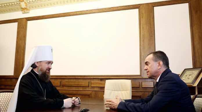 Губернатор Кубани поздравил митрополита Екатеринодарского и Кубанского Григория с днем рождения