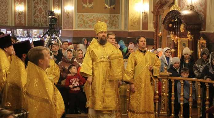 Митрополит Григорий совершил Всенощное бдение накануне Рождества Христова