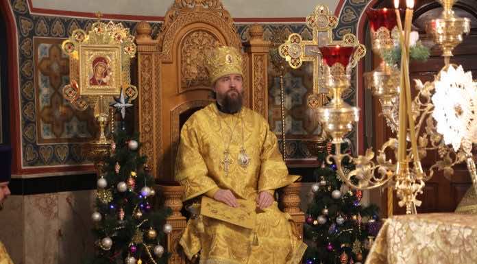 Митрополит Григорий совершил Литургию в храме Рождества Христова города Краснодара