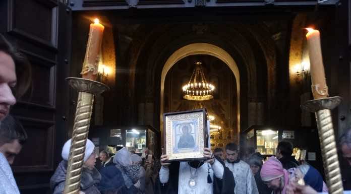 В Екатерининском кафедральном соборе проводили чудотворную икону Божией Матери «Умягчение злых сердец»