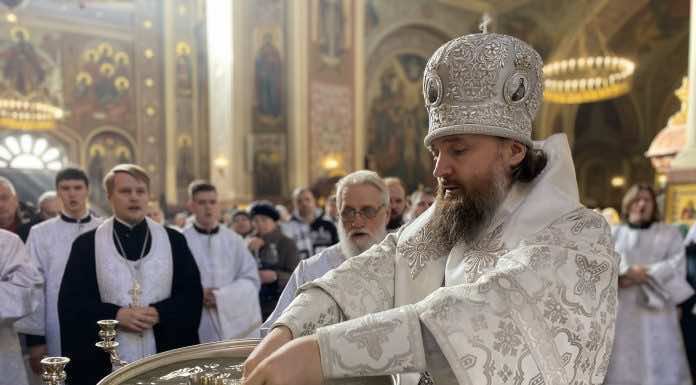 В Крещенский сочельник митрополит Григорий совершил Литургию и чин Великого освящения воды