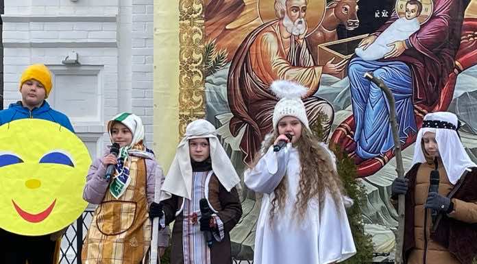 В Свято-Сергиевском храме прошел Рождественский праздник для детей и взрослых (с видеосюжетом)