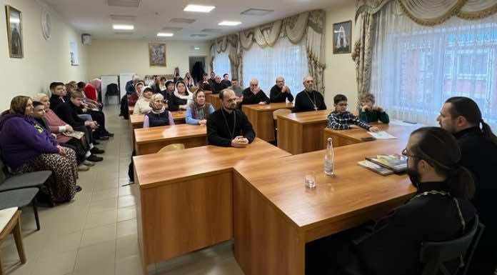 В храме Святого Духа прошел вечер памяти митрополита Исидора