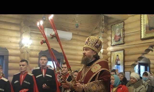 Видеосюжет. Митрополит Григорий совершил Литургию в студенческом храме Кубанского аграрного университета