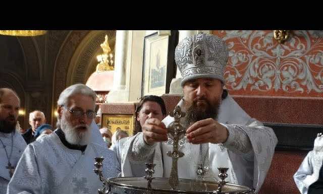 Видеосюжет. Митрополит Григорий совершил Литургию и Великое освящение воды в праздник Крещения Господня