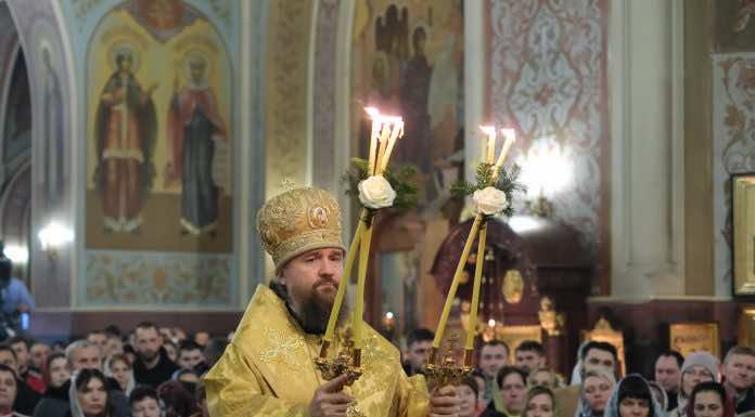 В Рождественскую ночь митрополит Григорий совершил Литургию в Свято-Екатерининском кафедральном соборе