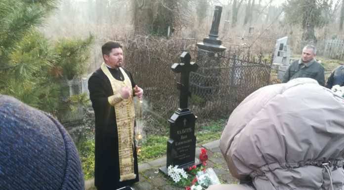 Совершена панихида на могиле архитектора Свято-Троицкого собора Краснодара Ивана Мальгерба