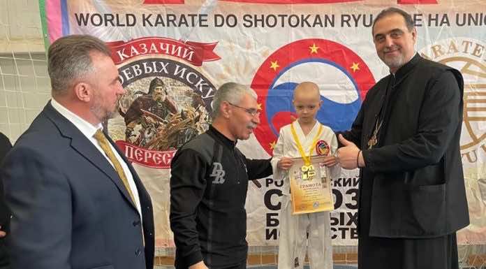 Благочинный благословил участников соревнований по каратэ в станице Динской