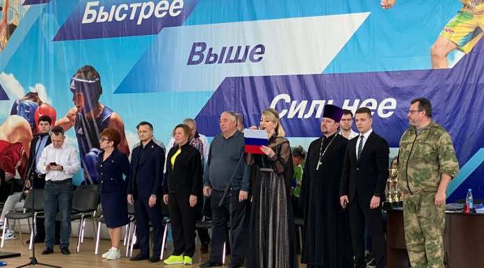 Священник посетил открытый чемпионат ЮФО по ударно-борцовскому стилю
