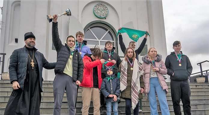 В храме Святого Духа прошли молодежные соревнования по традиционным русским видам спорта