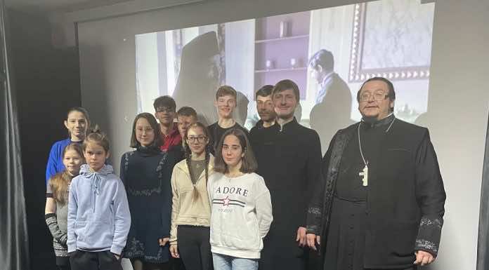 Молодежь Свято-Сергиевского храма побывала на просмотре фильма «Человек Божий»