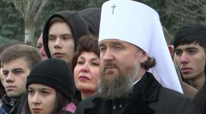 Видеосюжет. Митрополит Григорий принял участие в митинге в честь 80-летия освобождения Краснодара