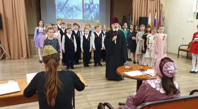 Священник вошел в жюри школьного патриотического конкурса