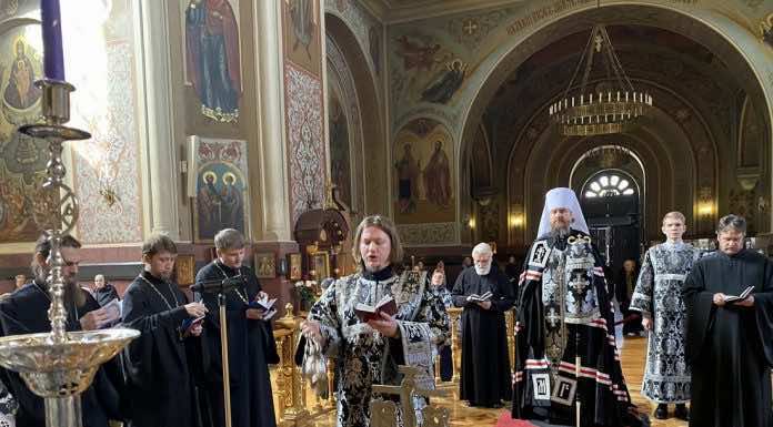 Митрополит Григорий молился за утренним уставным богослужением первого дня Великого поста