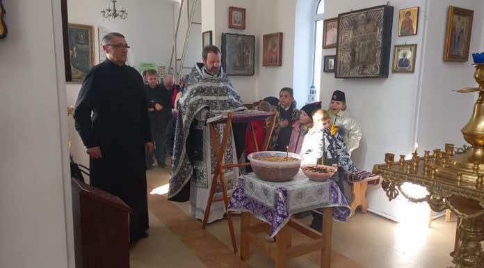 Ученики казачьих классов села Львовского посетили богослужение с освящением колива