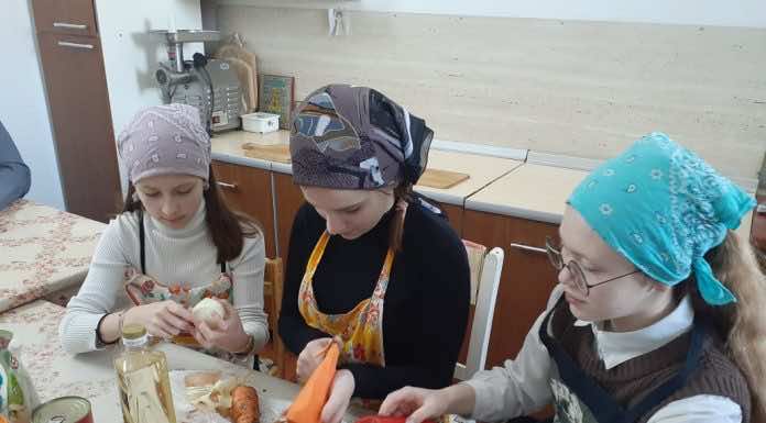 В Троицком храме Горячего Ключа прошел кулинарный мастер-класс для молодых хозяек