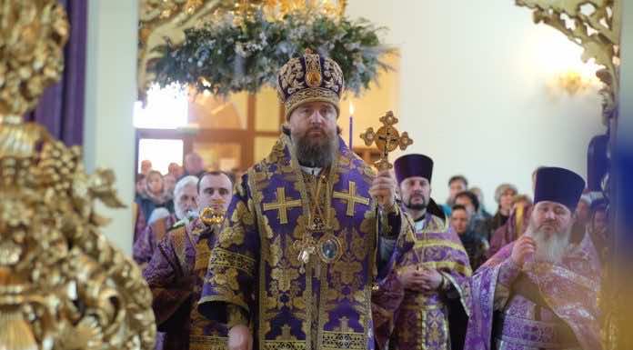 Митрополит Григорий совершил Литургию в Феодоровском храме города Горячий Ключ