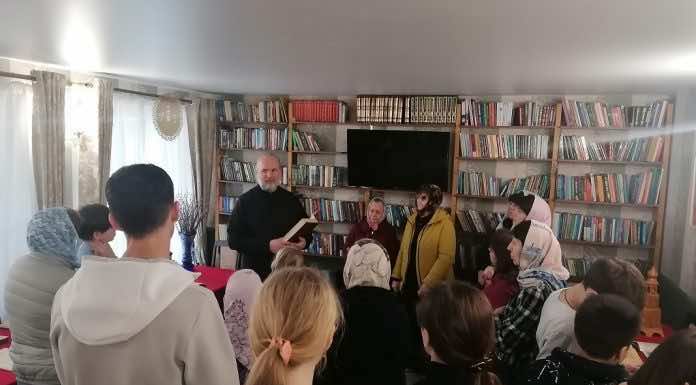 В Спиридоньевском храме станицы Северской прошла историко-культурная книжная выставка