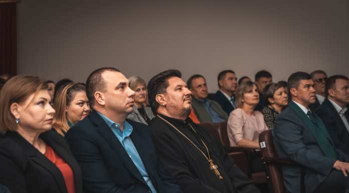 Благочинный присутствовал на сессии Совета Новотитаровского сельского поселения