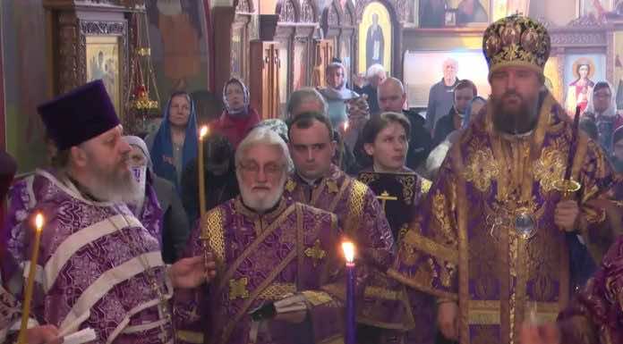 Видеосюжет. В родительскую субботу митрополит Григорий совершил Литургию и панихиду в Скорбященском храме
