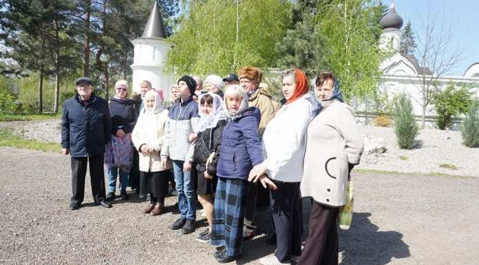 Подворье монастыря «Всецарица» посетила группа из общества слепых города Тимашевска